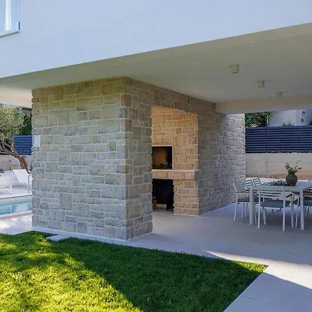 Olea - With Heated Pool, Sauna And Gym Villa