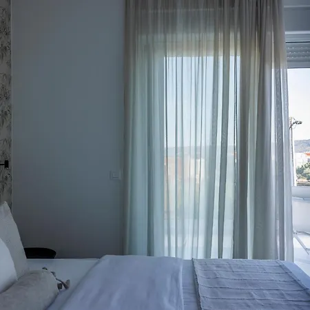 Olea - With Heated Pool, Sauna And Gym וילה