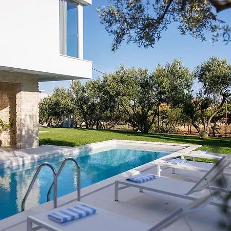 Olea - With Heated Pool, Sauna And Gym Villa *