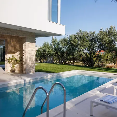 Olea - With Heated Pool, Sauna And Gym Villa