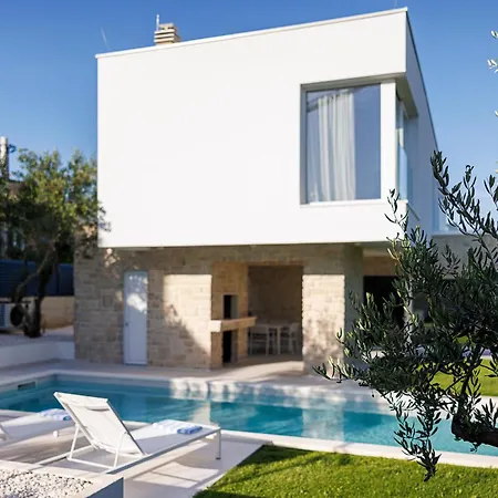 Olea - With Heated Pool, Sauna And Gym