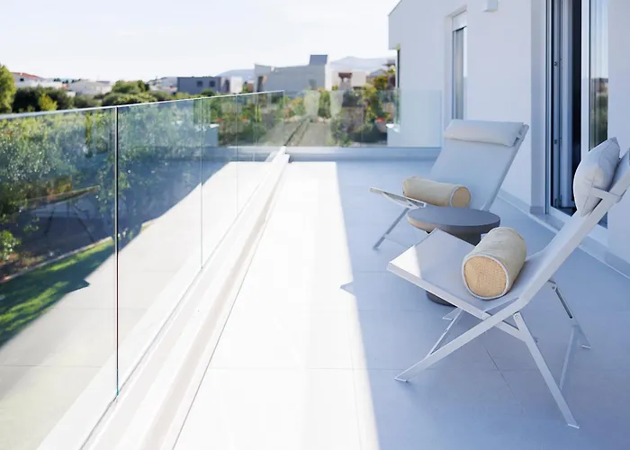 Villa Olea 2024 Heated Pool -sauna -400 M