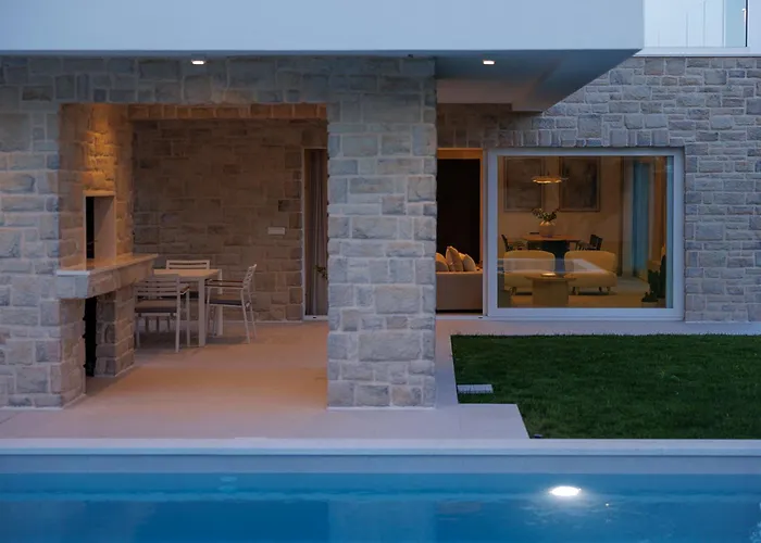 Villa Olea 2024 Heated Pool -sauna -400 M Kaštela