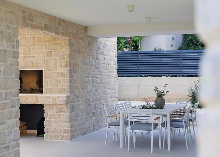 Villa Olea 2024 Heated Pool -sauna -400 M *